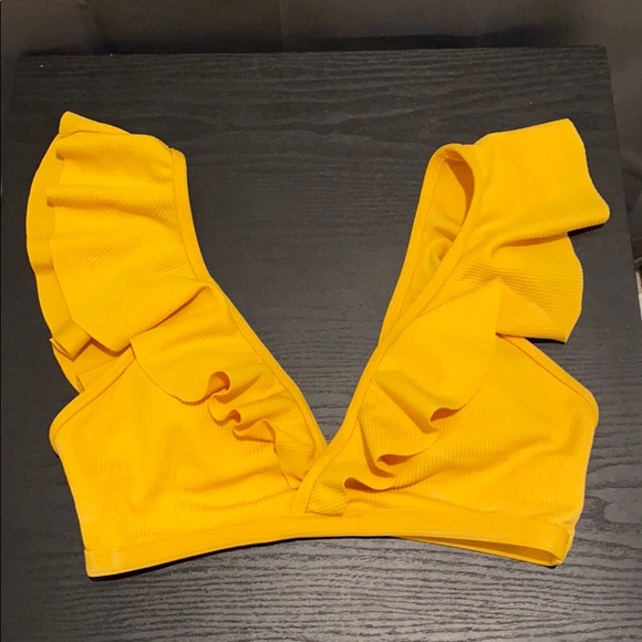Cupshe Other - Small highwaisted Mustard Cupshe ruffle bikini set